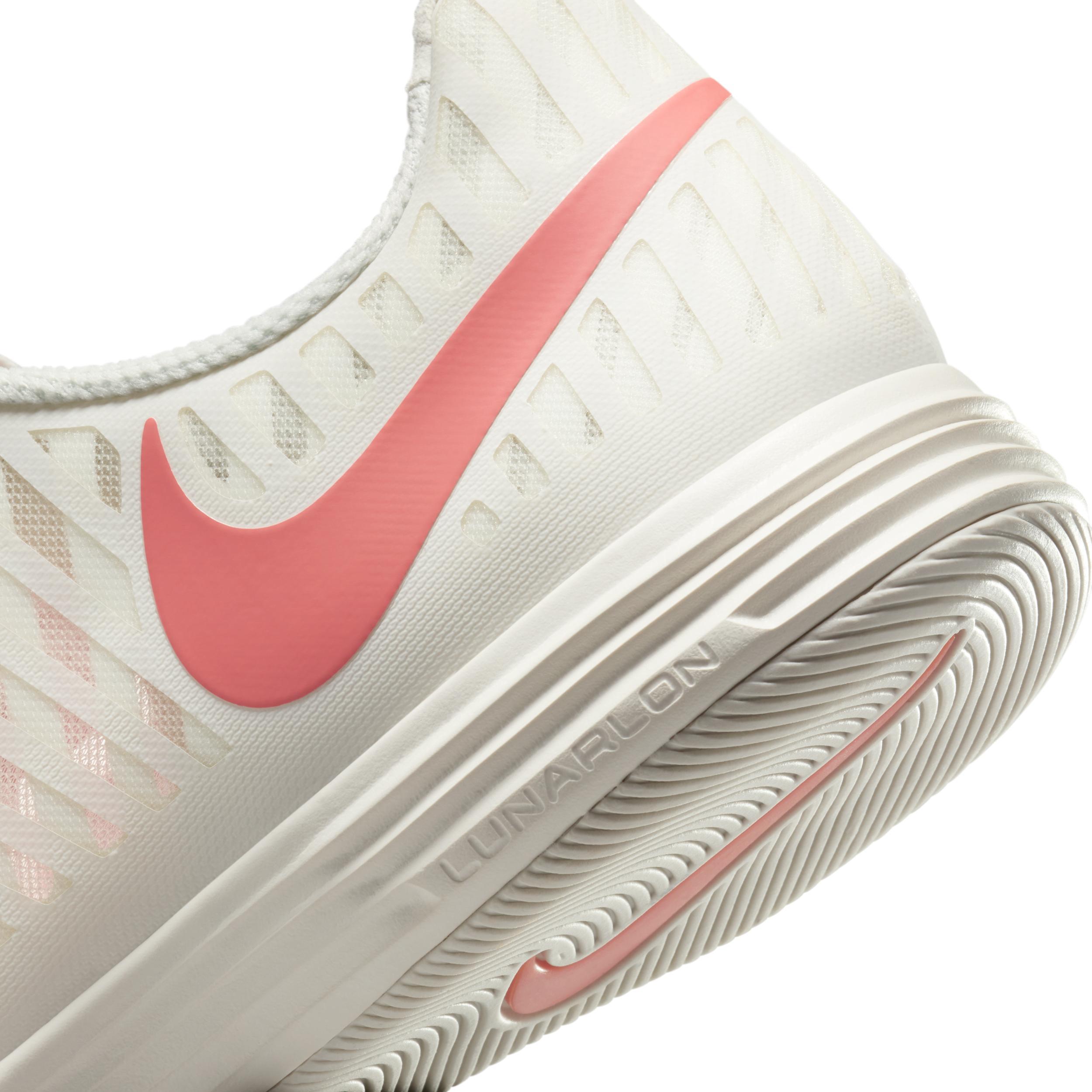 Nike Lunargato II Indoor/Court Low-Top Soccer Shoes Product Image