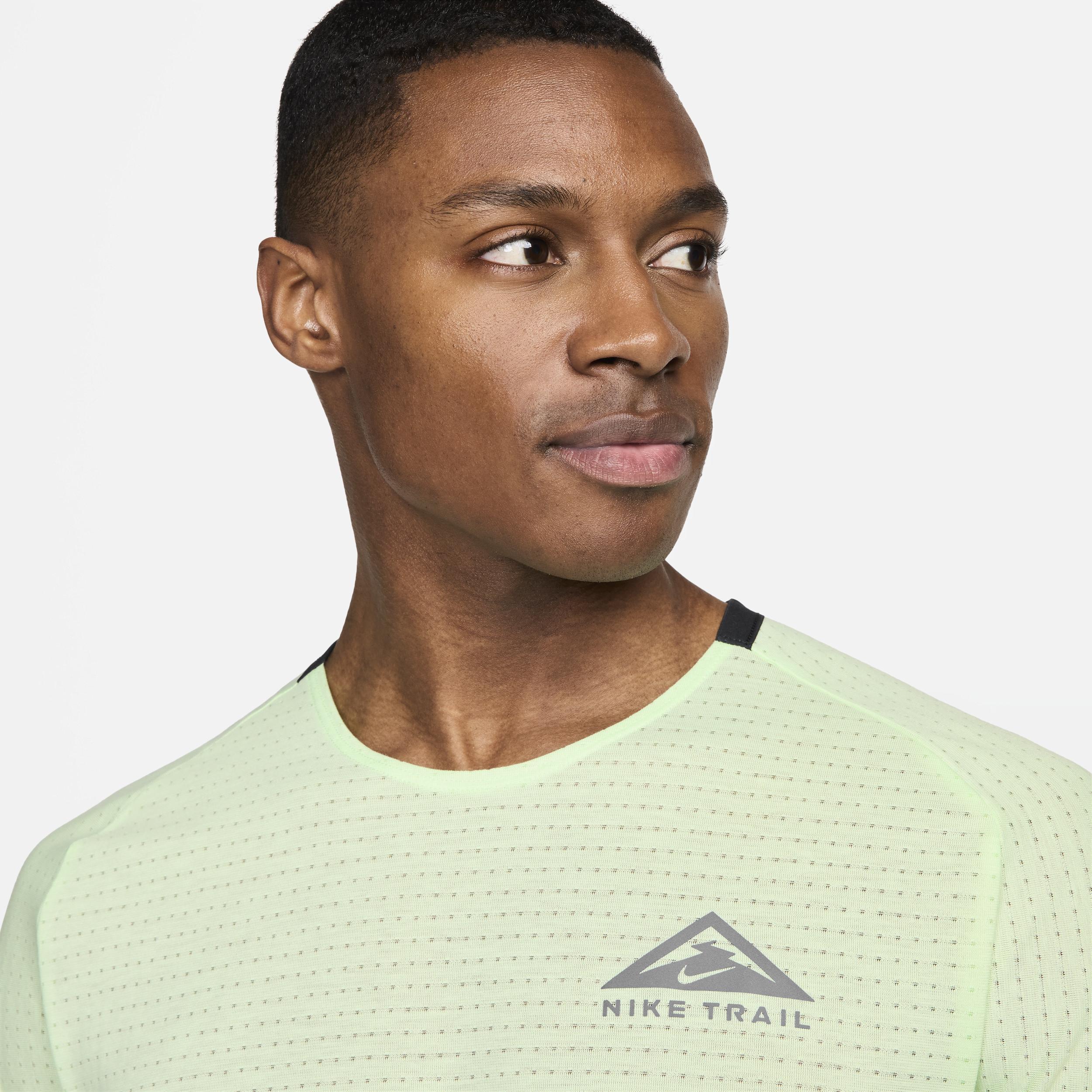 Nike Men's Trail Solar Chase Dri-FIT Short-Sleeve Running Top Product Image