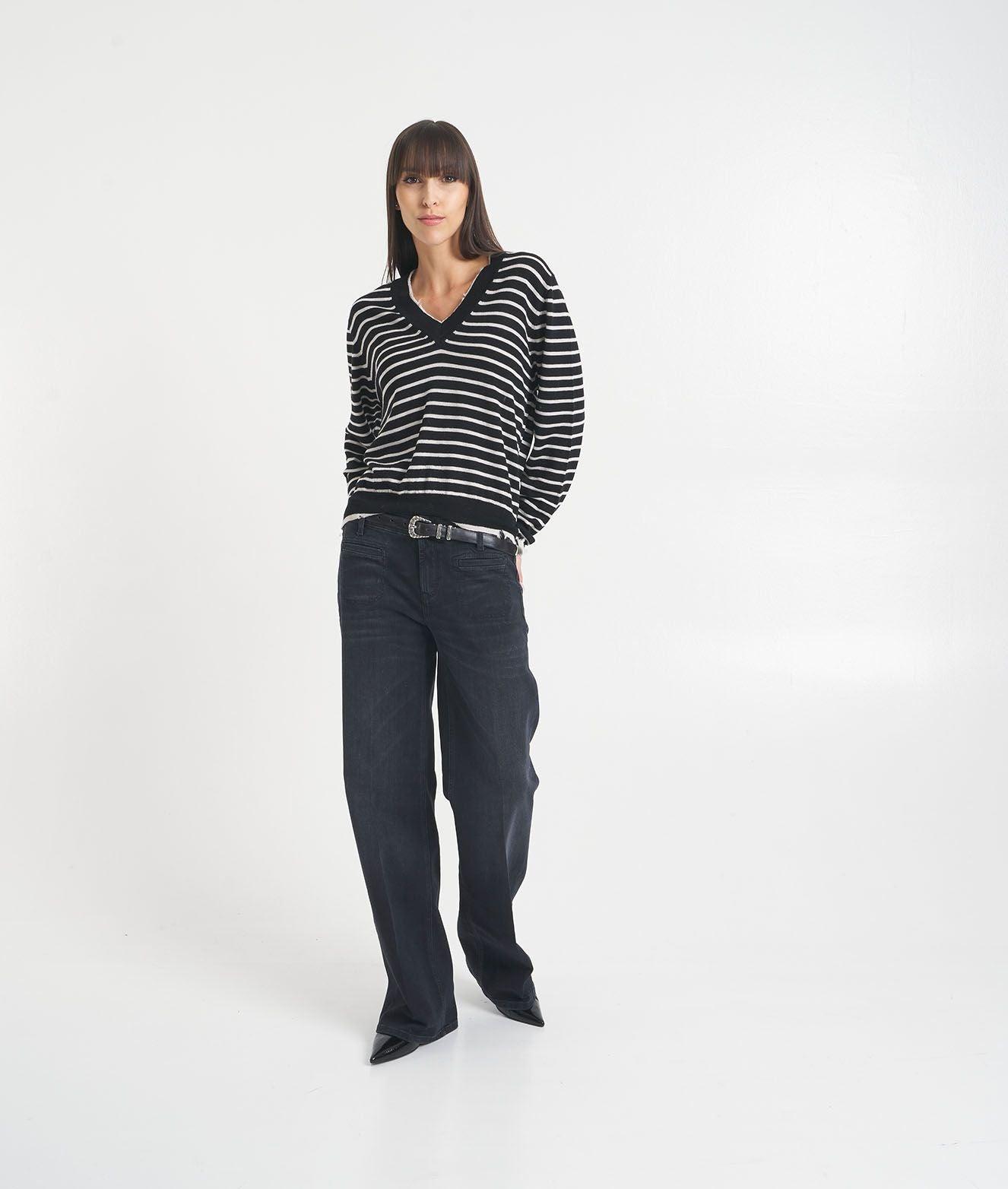 Used-look striped pullover Product Image