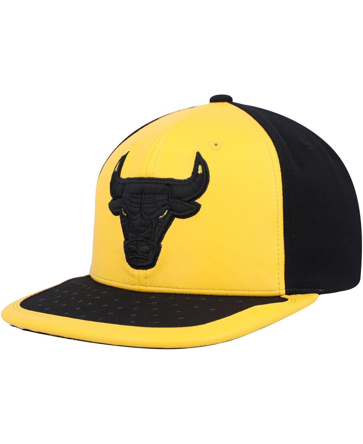 Mens Mitchell & Ness Yellow Chicago Bulls Day One Snapback Hat - Yellow Product Image