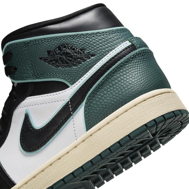 Women's Air Jordan 1 Mid SE Shoes Product Image