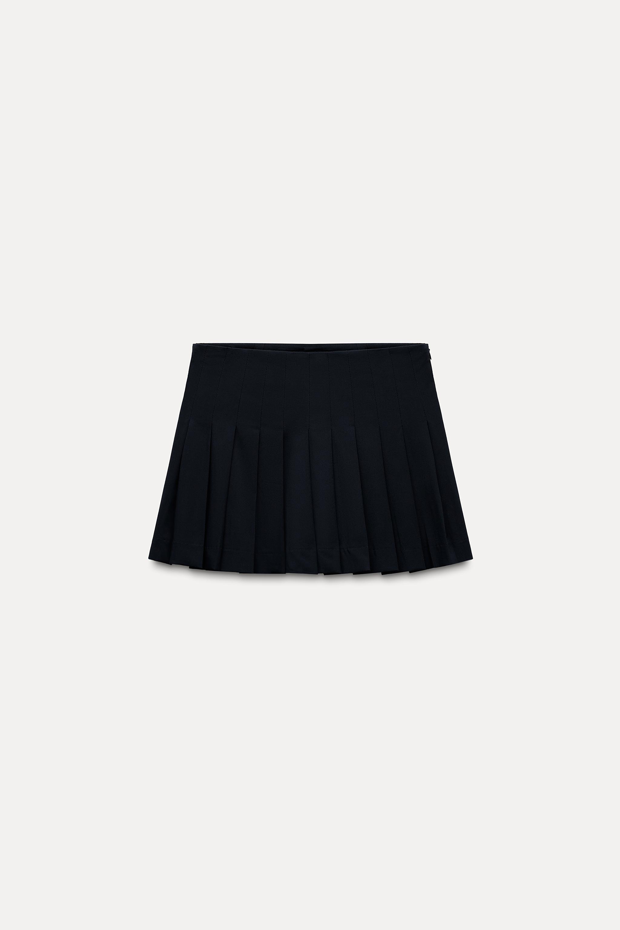 PLEATED SKORT Product Image