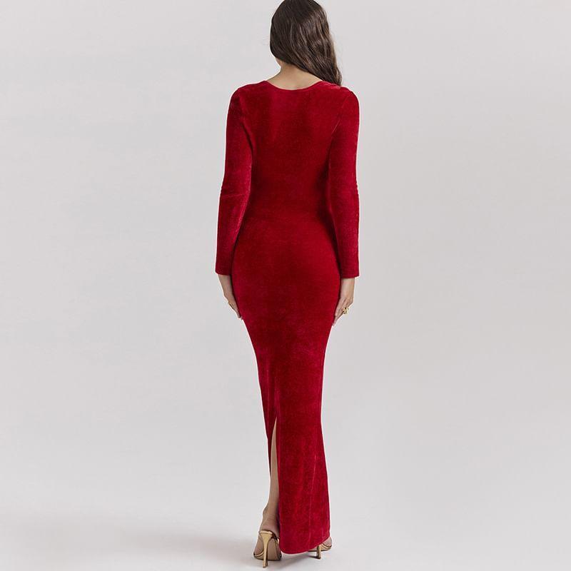 Long-Sleeve Sweetheart-Neckline Midi Velvet Bodycon Dress Product Image