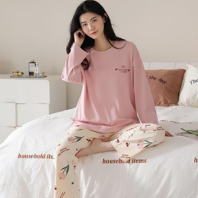 Loungewear Set : Long-Sleeve Flower Print Padded T-Shirt + Pants Product Image