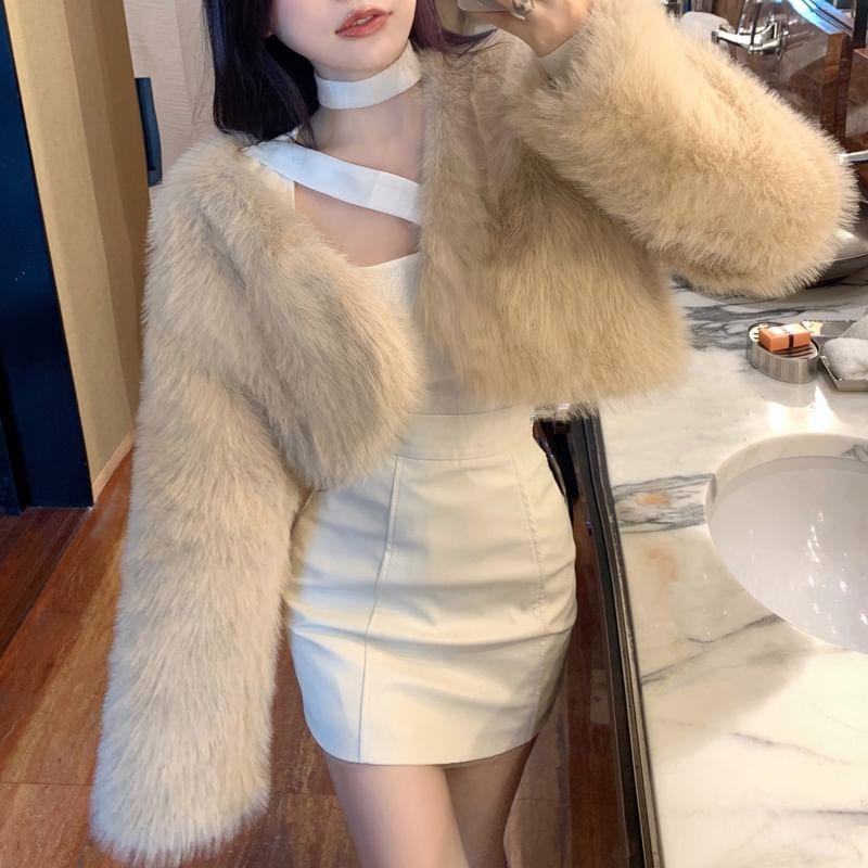 V-Neck Plain Faux Fur Cropped Coat Product Image