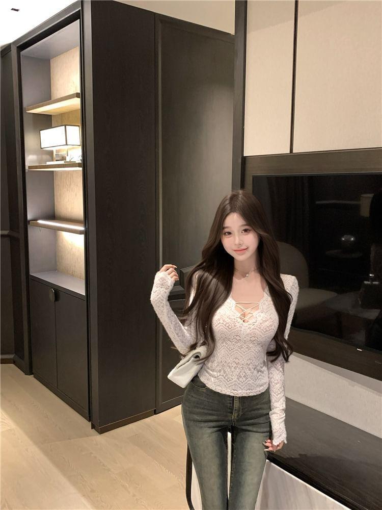 Long-Sleeve V-Neck Lace Slim Fit Top Product Image