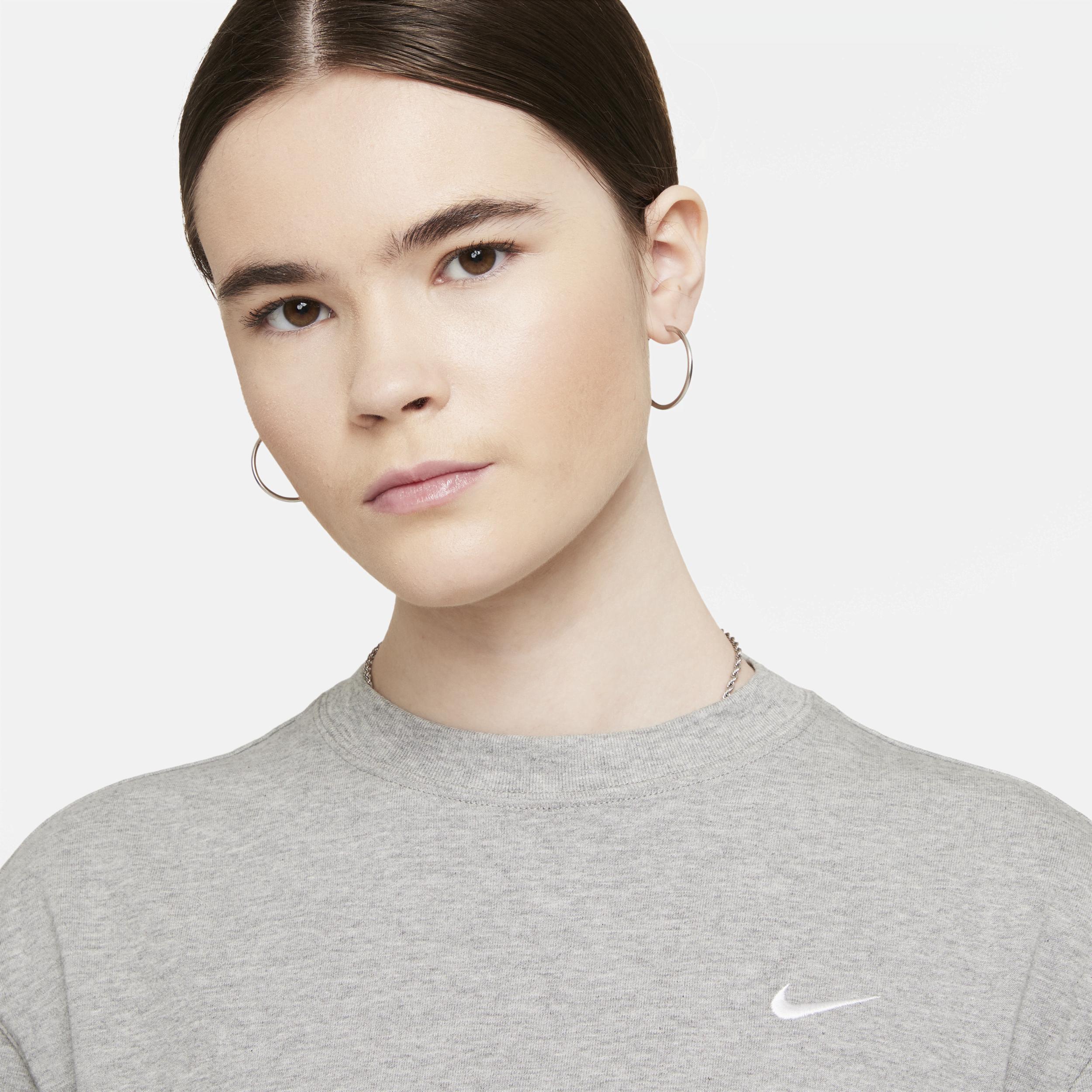 Nike Womens Solo Swoosh Essential Cropped T-Shirt Product Image