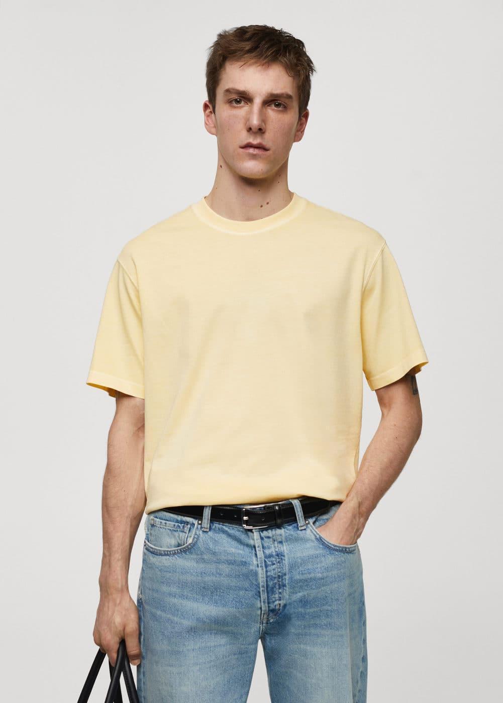 MANGO MAN - 100% cotton relaxed-fit t-shirt pastel yellowMen Product Image