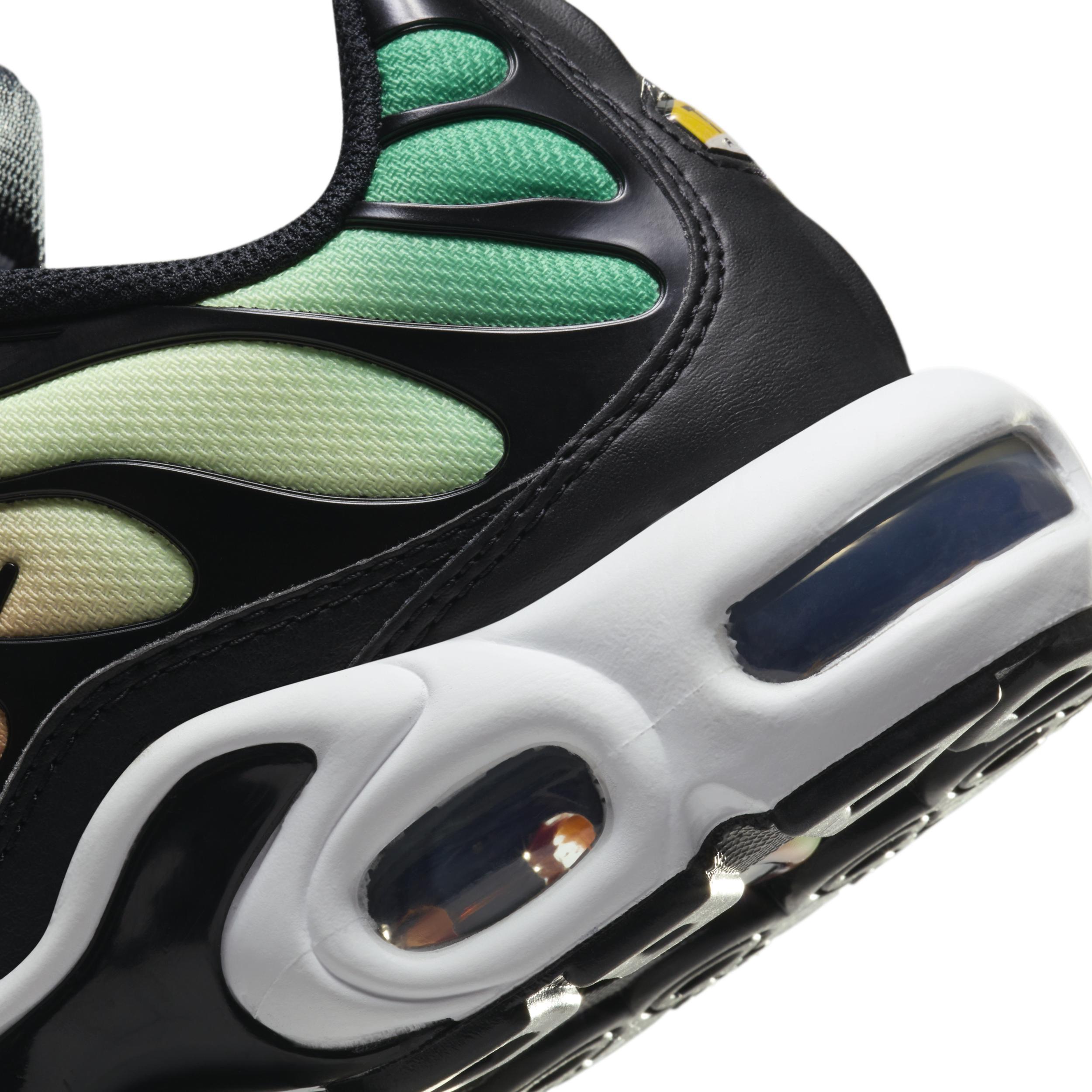 Nike Women's Air Max Plus Shoes Product Image