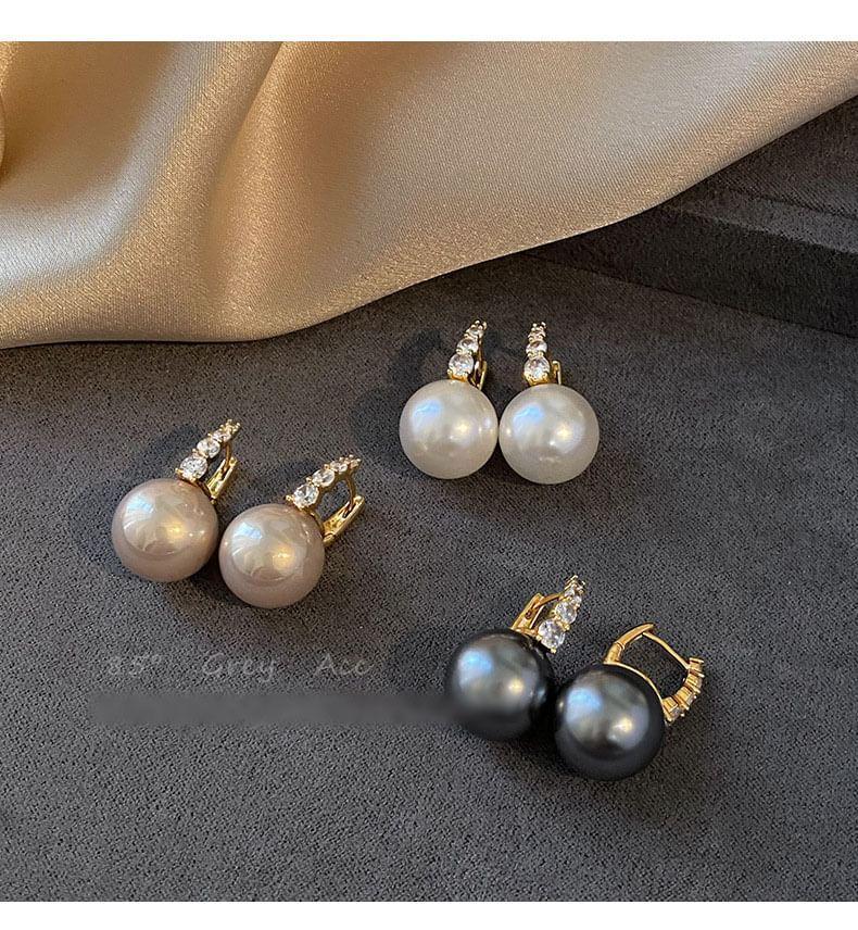 Faux Pearl Drop Earring Product Image