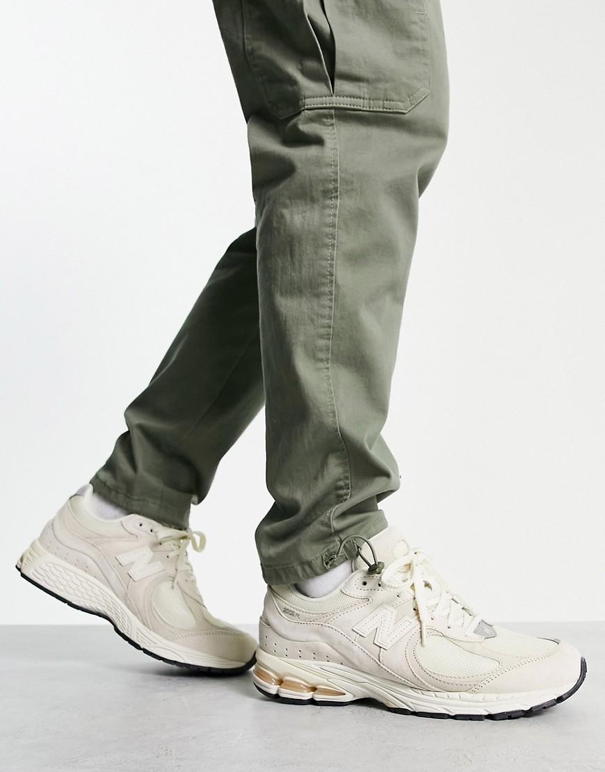 Mens New Balance 2002R Casual Shoes Product Image