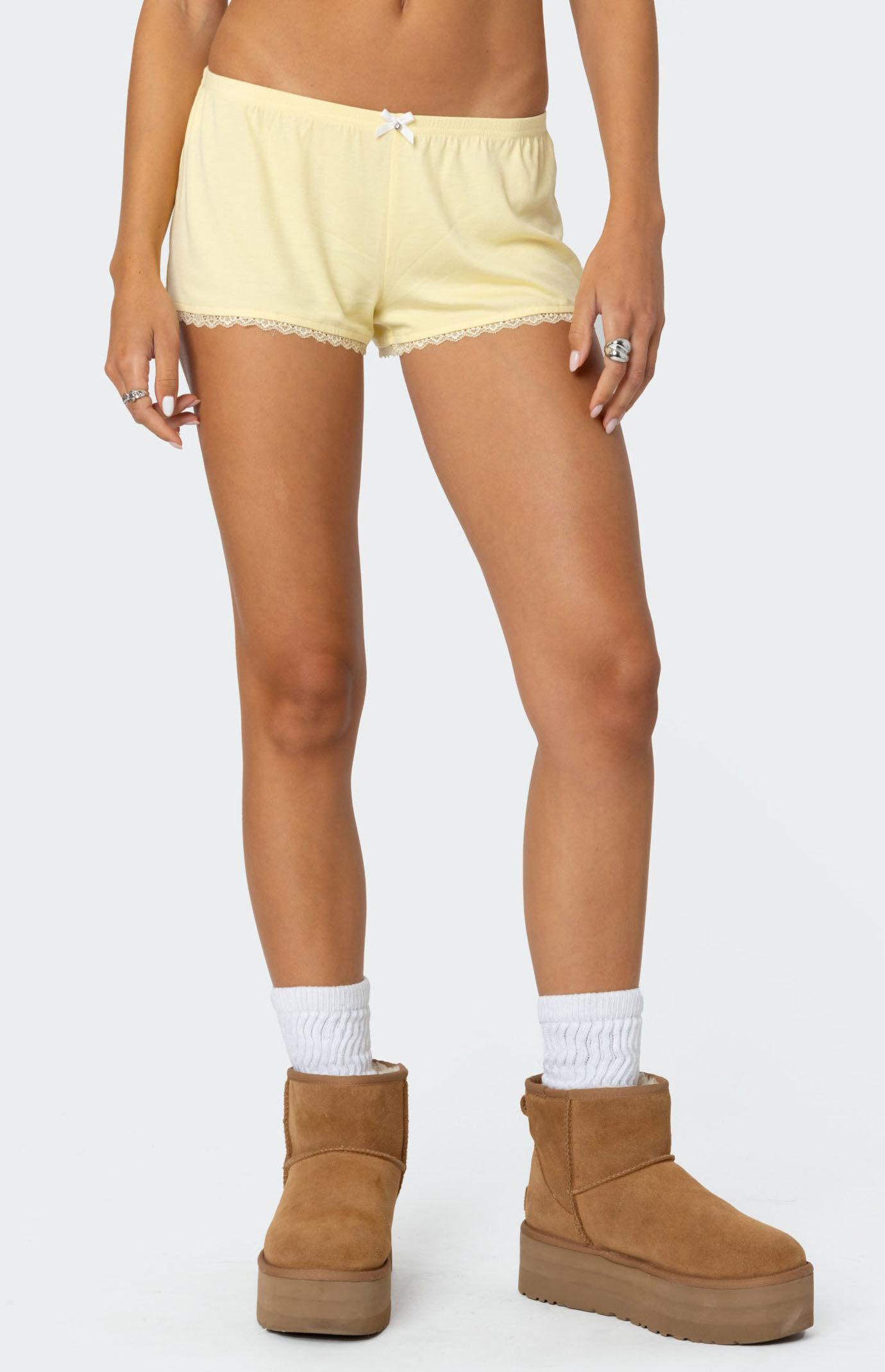 Edikted Women's Buffy Shorts Product Image