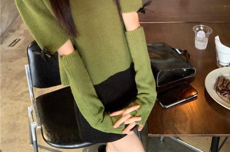 Set: Short-Sleeve Round Neck Plain Bow Knit Top + Arm Sleeves Product Image