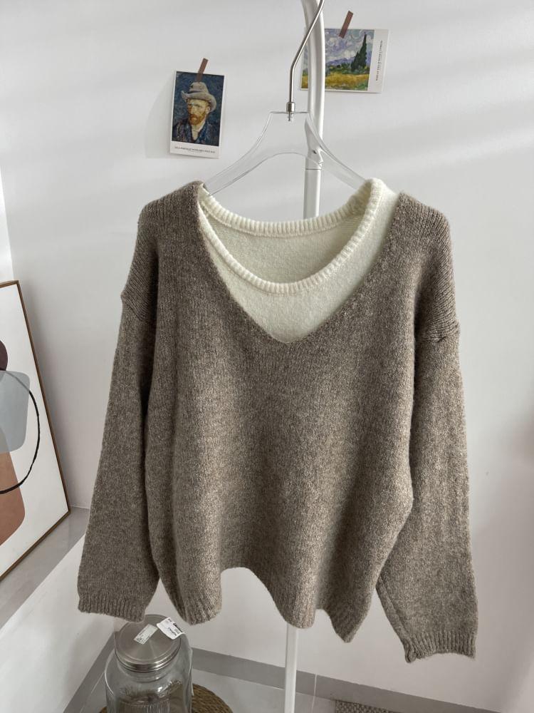 Set: Scoop Neck Plain Knit Crop Tank Top + V-Neck Sweater Product Image