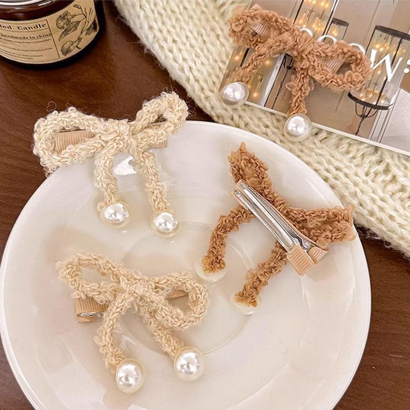 Furry Bow Faux Pearl Hair Clip Product Image