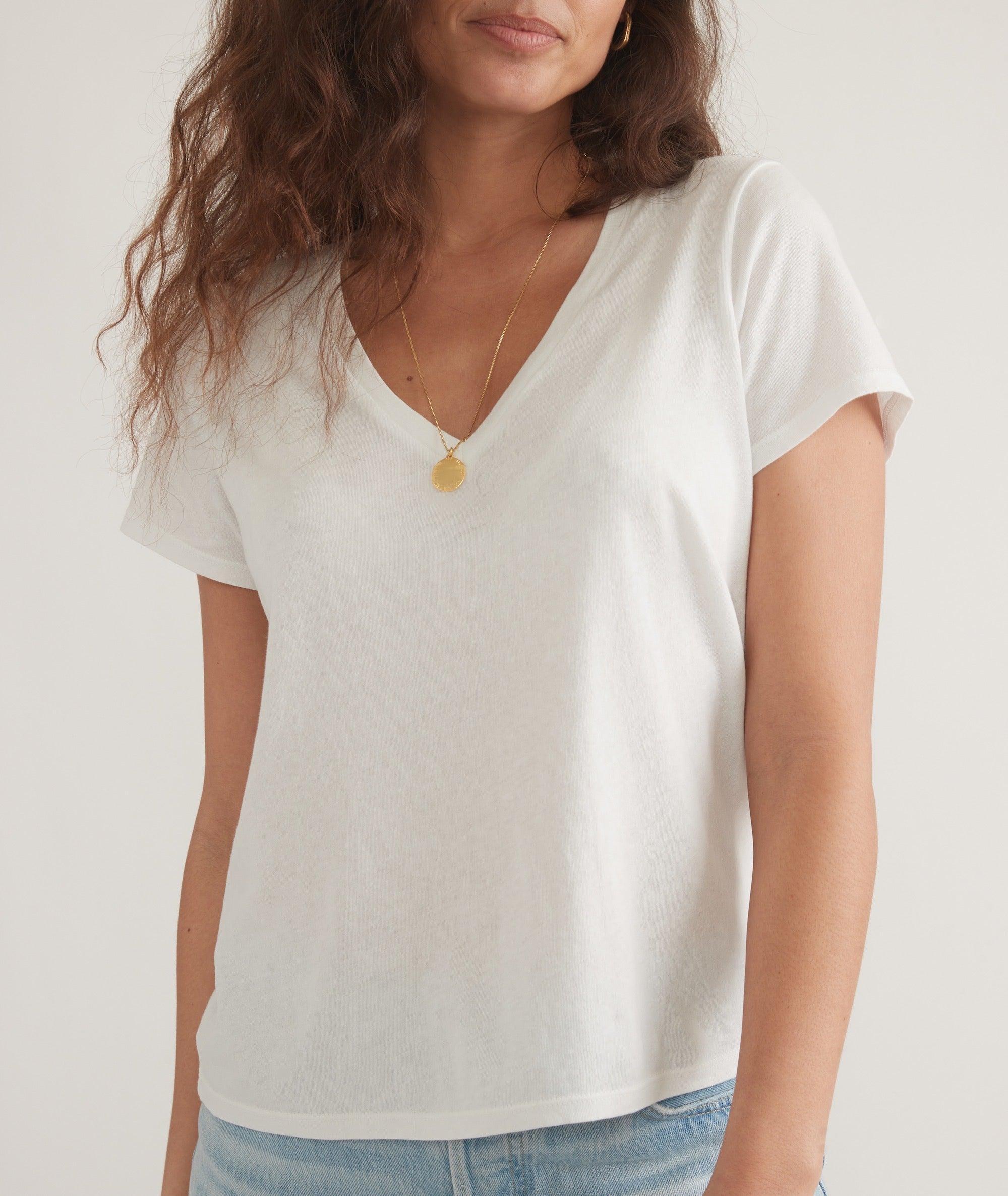 Easy V-Neck Product Image