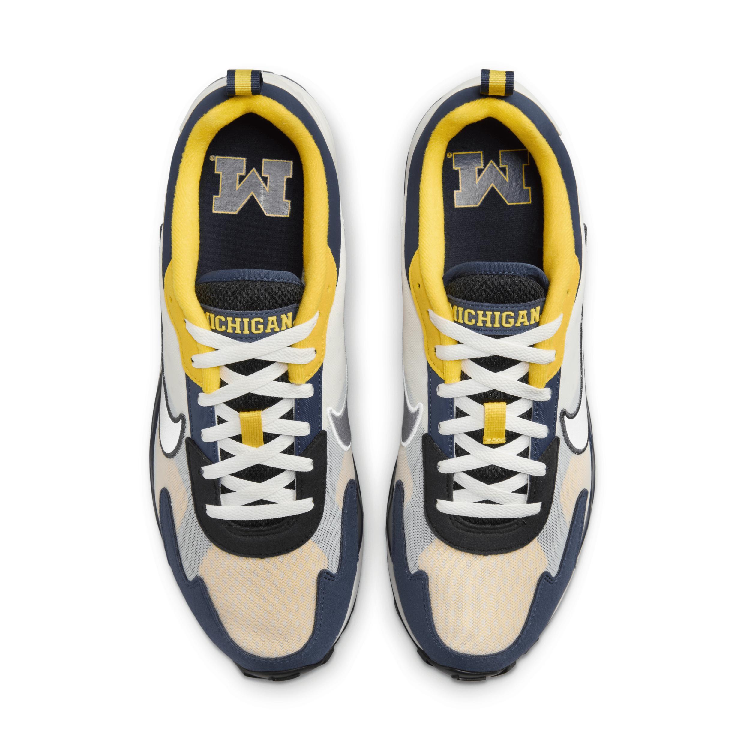 Michigan Nike Men's Air Max Solo Shoes Product Image