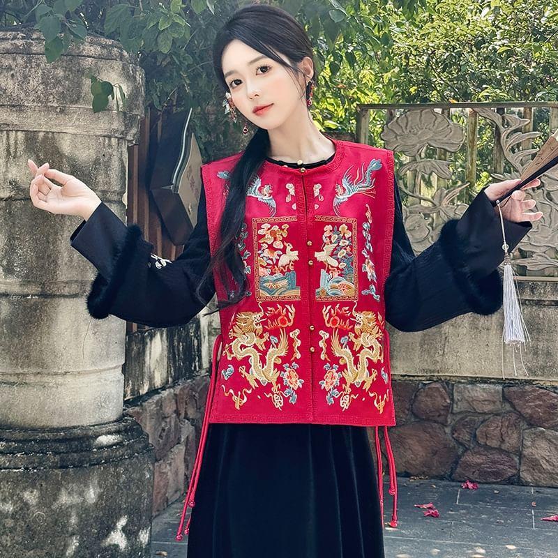 Long-Sleeve Crew Neck Floral Embroidered Top / High Rise Midi A-Line Velvet Skirt / Vest Product Image