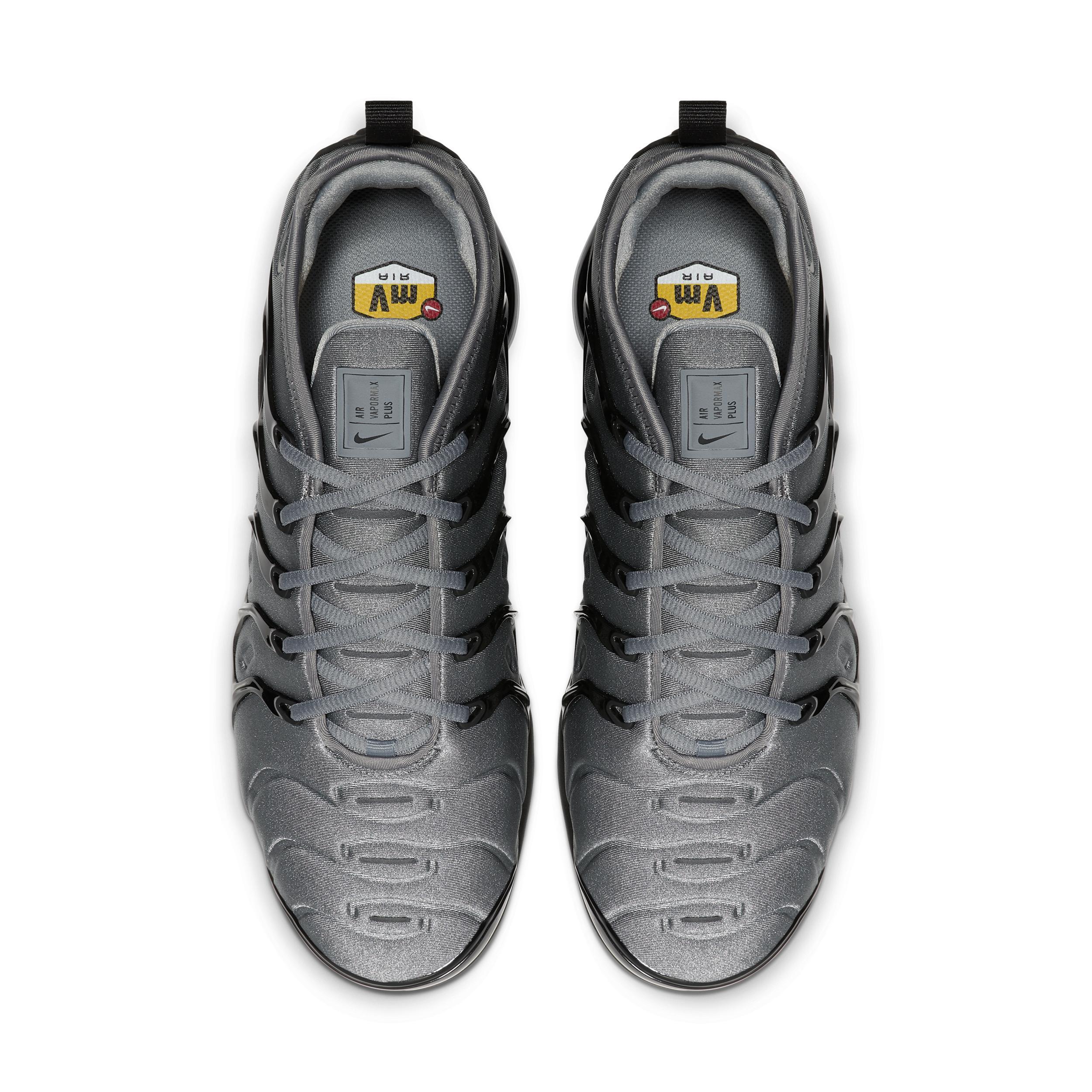 Nike Men's Air VaporMax Plus Shoes Product Image