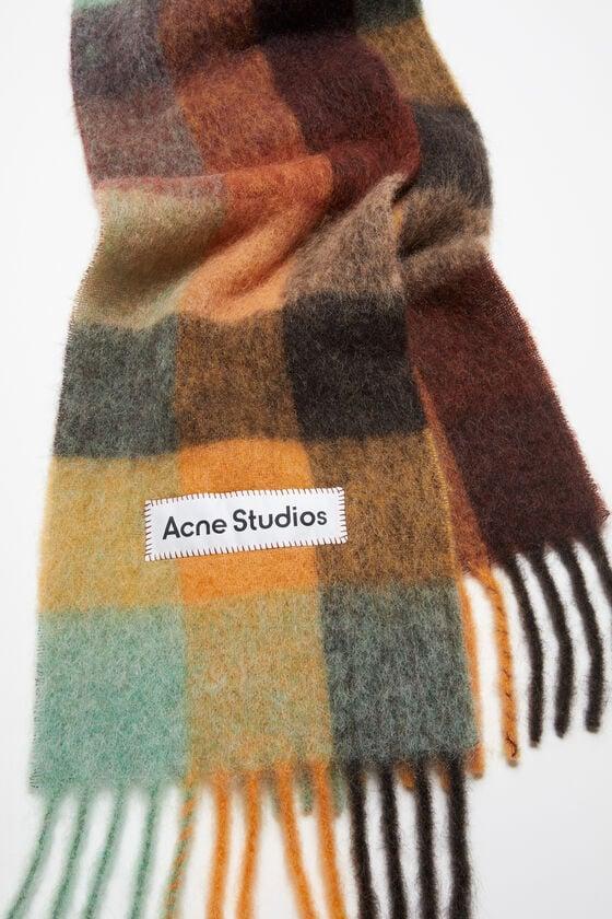 Mohair checked scarf Product Image