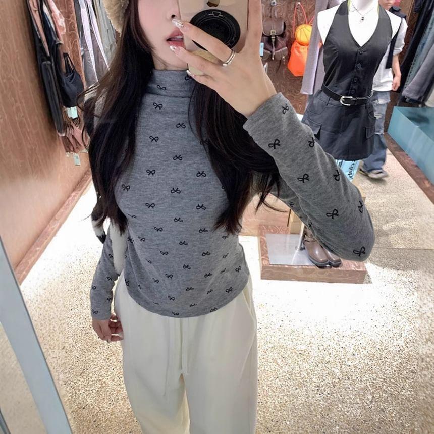 Long Sleeve Mock Neck Bow Print Slim-Fit T-Shirt Product Image