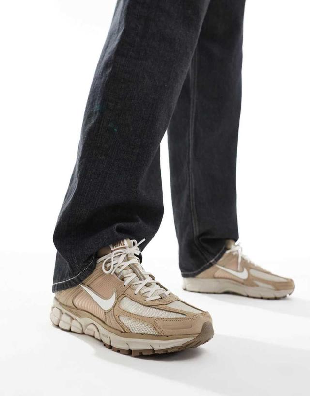 Nike Zoom Vomero 5 sneakers in khaki and beige Product Image