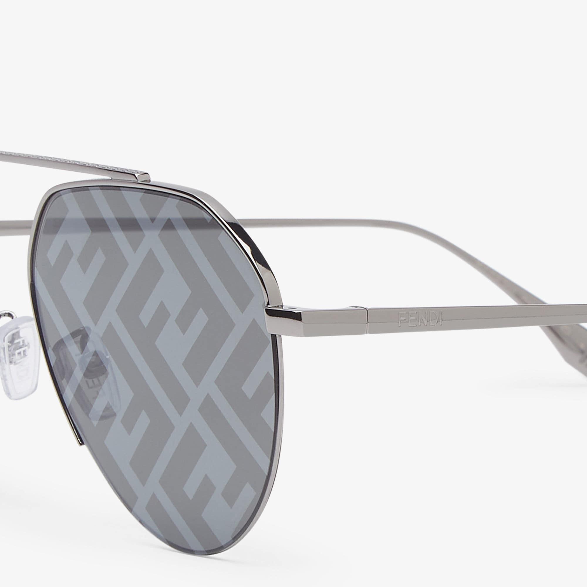 Fendi TravelRuthenium-colored sunglasses Product Image