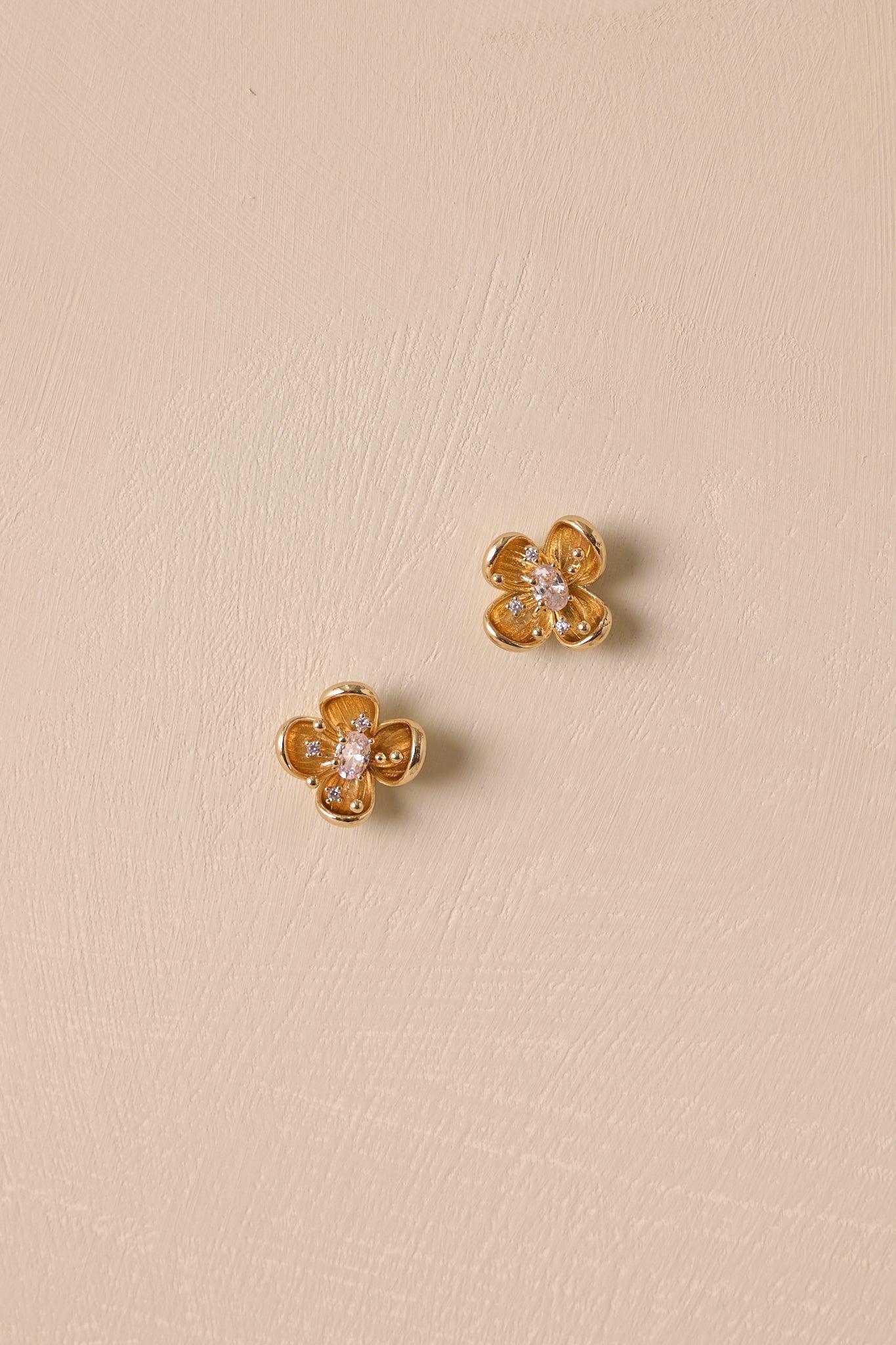 Radiant Floral Gold Cluster Earrings Product Image