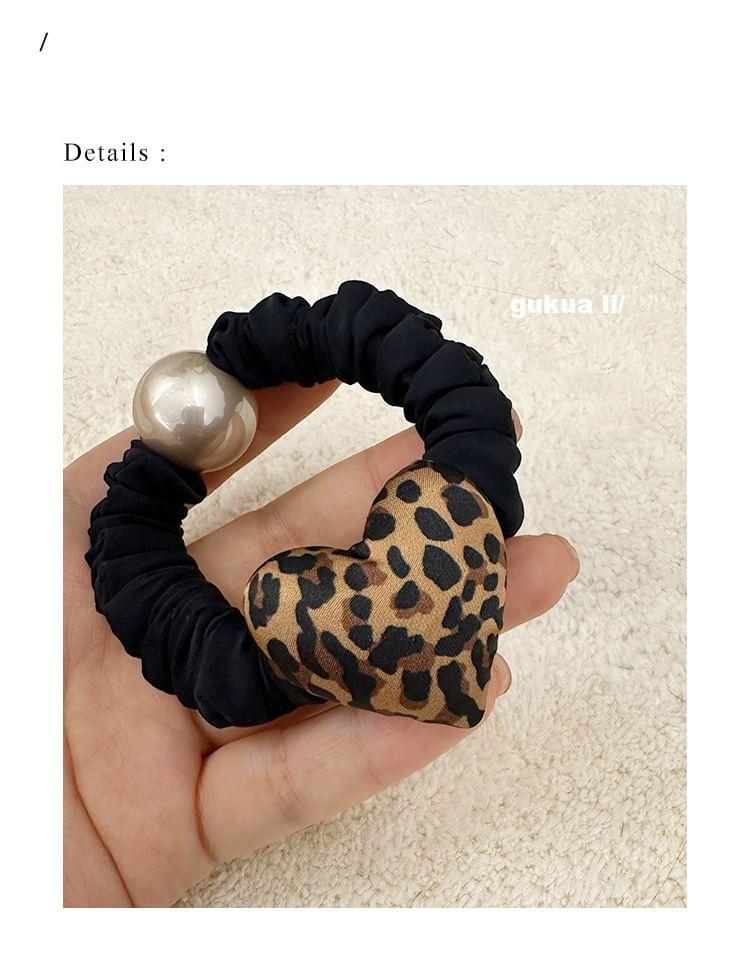 Leopard Print Heart Faux Pearl Scrunchie Product Image