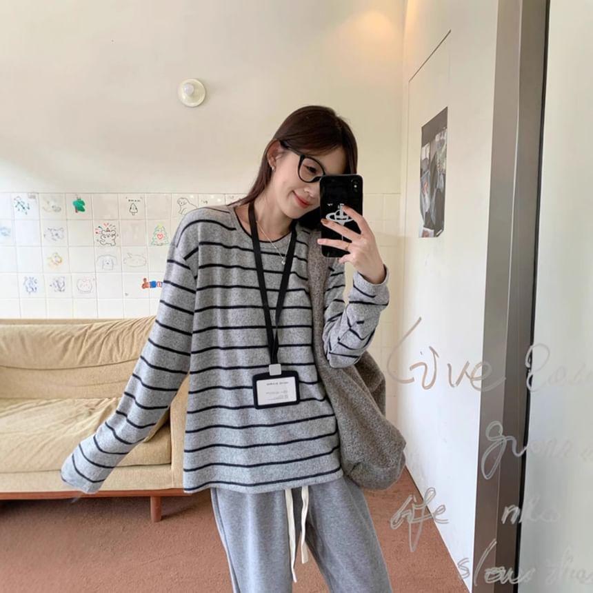 Long-Sleeve Crew Neck Drop Shoulder Striped T-Shirt / Drawstring Waist Plain Wide Leg Pants Product Image