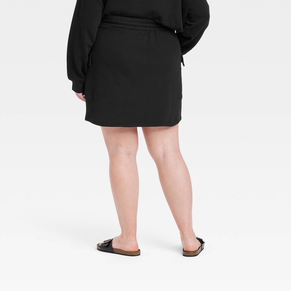 Womens Leisure Studio Fleece Cargo Mini Skirt - Universal Thread Black 1X Product Image