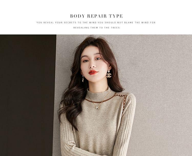 Long-Sleeve Contrast Trim Knit A-Line Pleated Dress Product Image