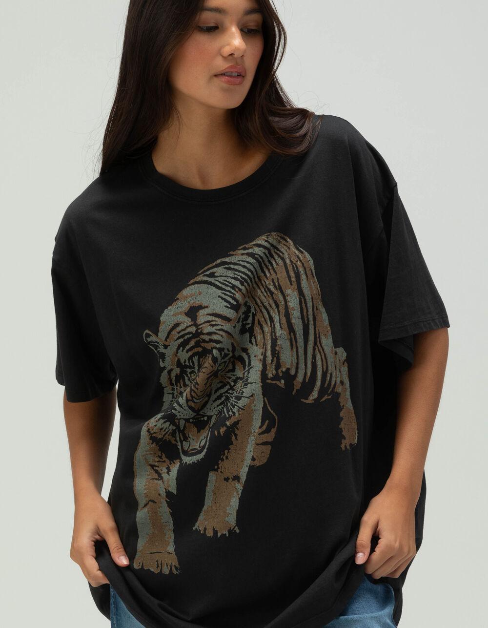 WRANGLER Tiger Womens Oversized Tee Product Image