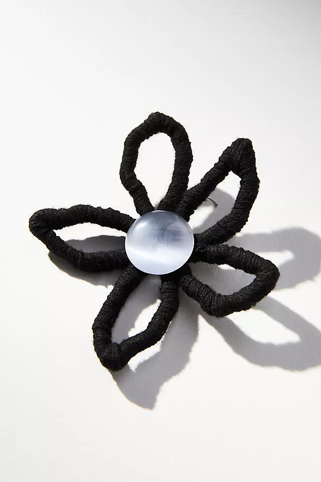 Pearl-Center Flower Earrings Product Image