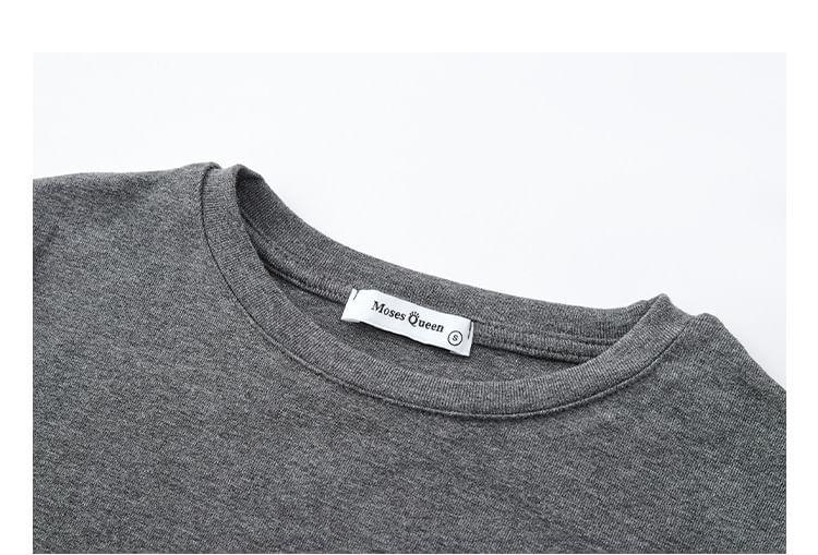 Long-Sleeve Crewneck Plain Crop Top Product Image