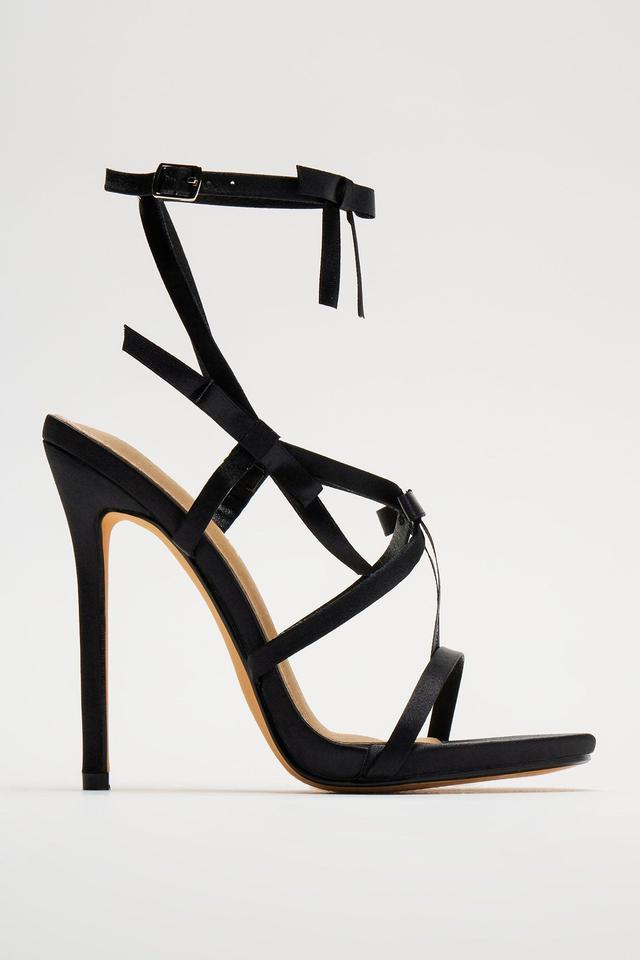 Glowing Different Heels - Black Product Image