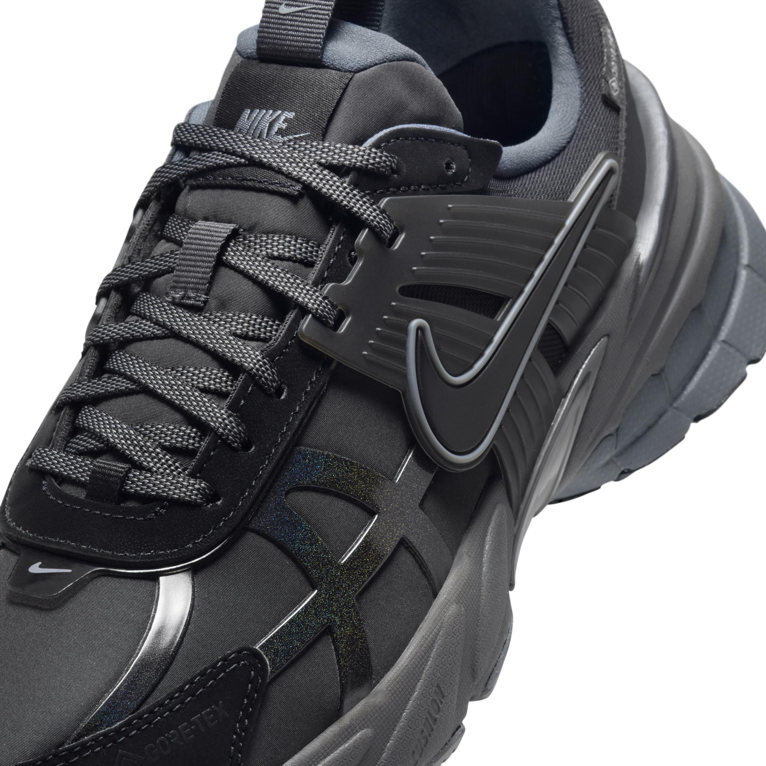 Nike Women's V2K Run GORE-TEX Waterproof Shoes Product Image