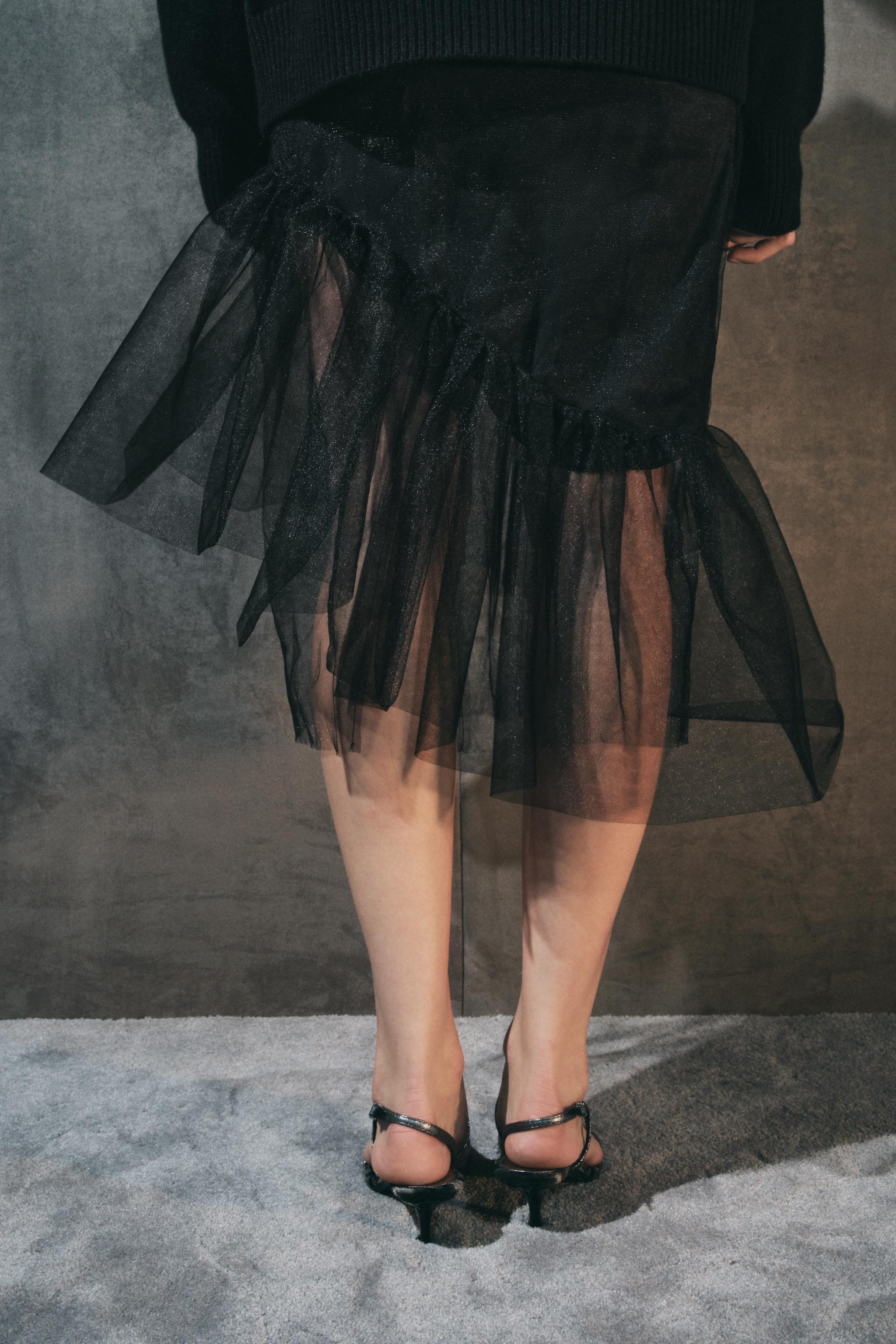 ASYMMETRICAL TULLE SKORT Product Image