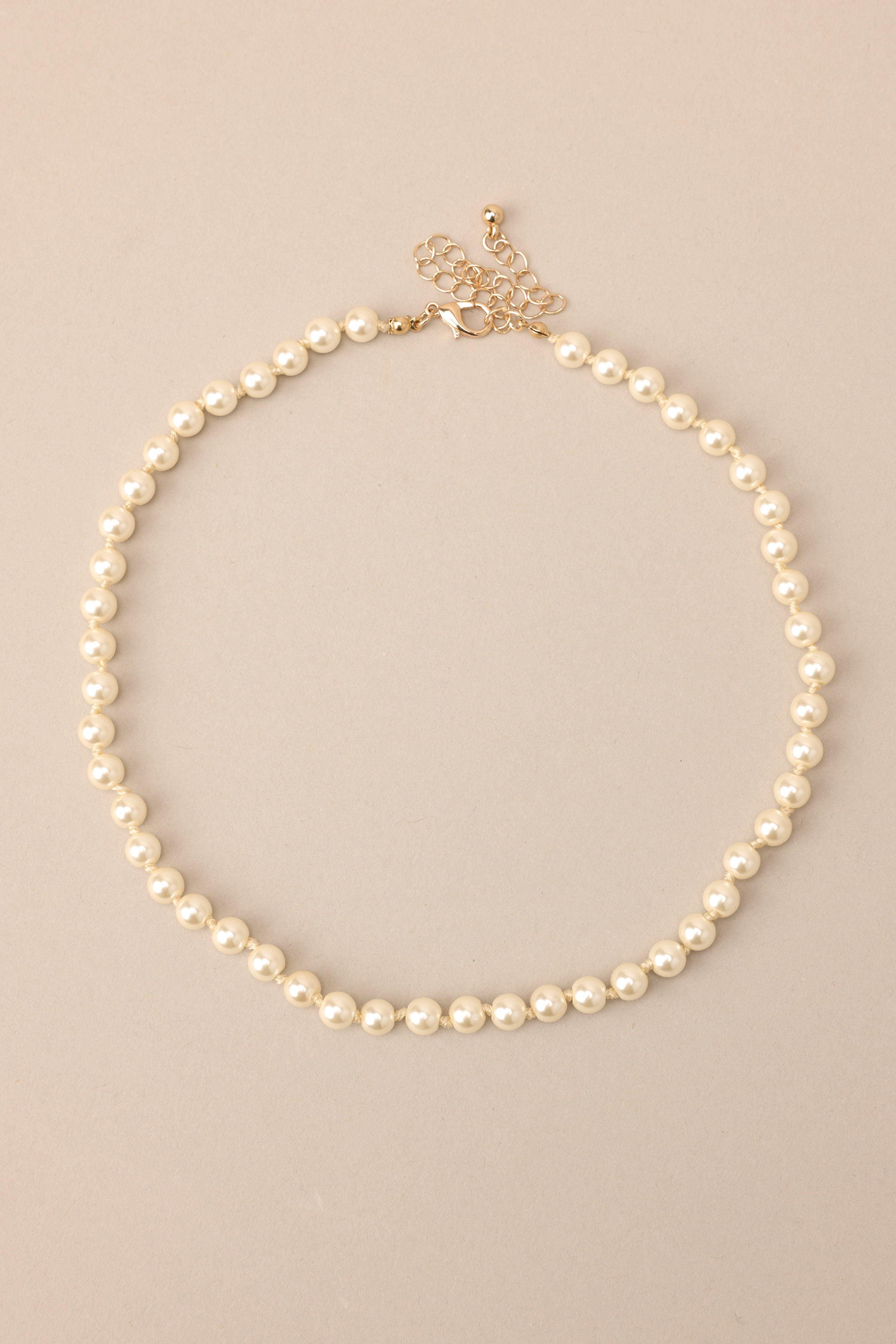 Simplicity Is Elegance Pearl Necklace Gold Product Image