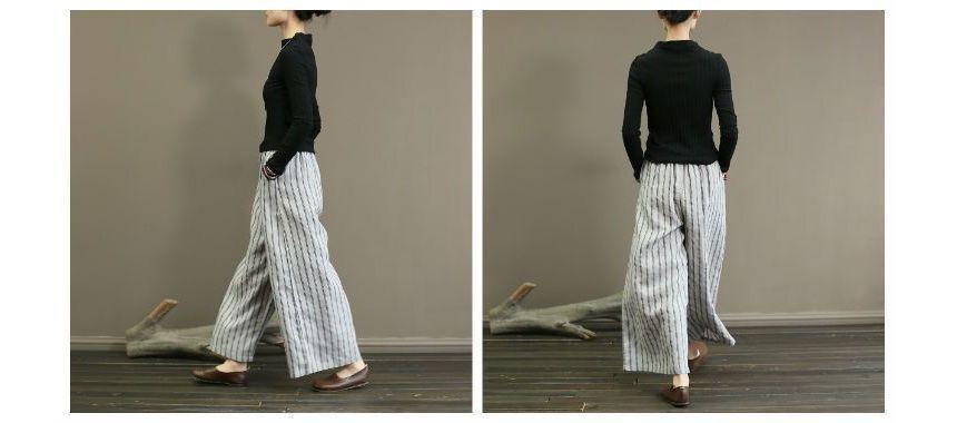 Mid Waist Striped Cropped Wide Leg Pants Product Image