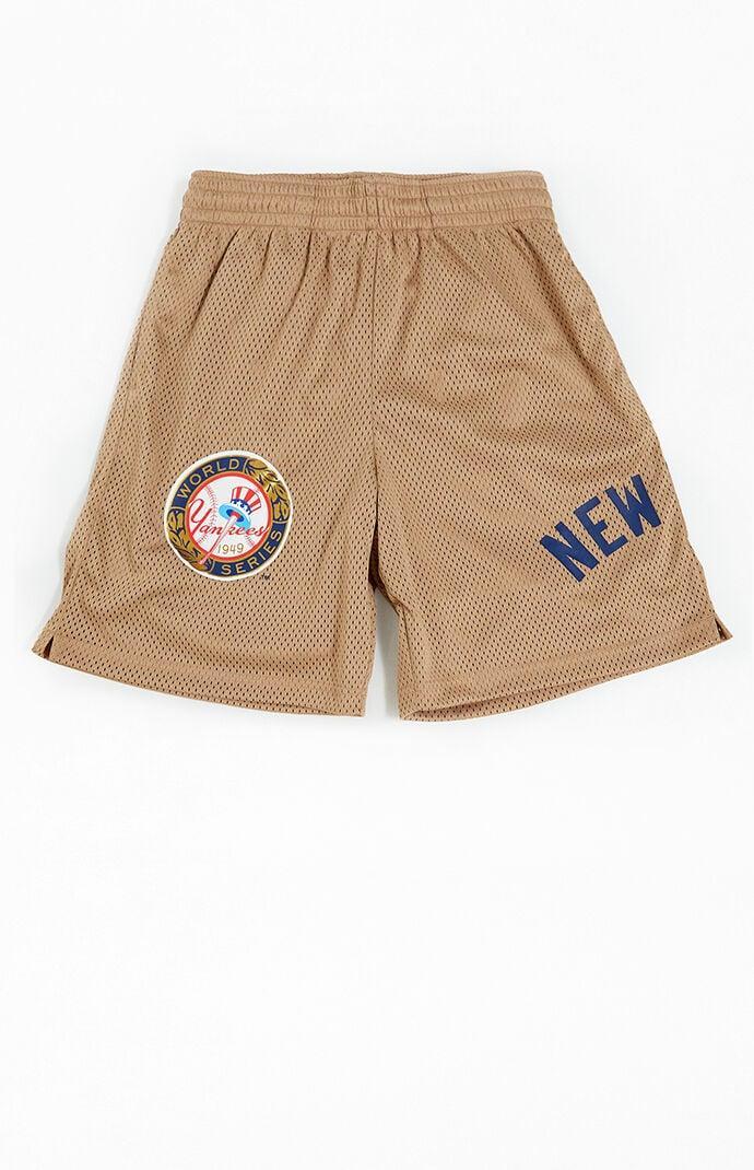 New Era Men's NY Yankees Mesh Basketball Shorts Product Image