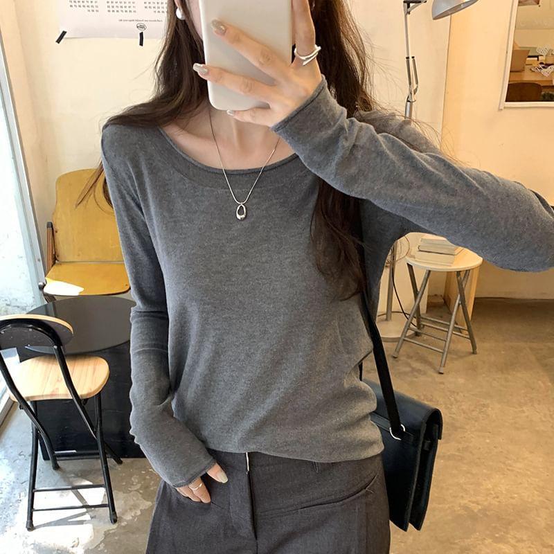 Long-Sleeve Crewneck Plain Knit Top Product Image