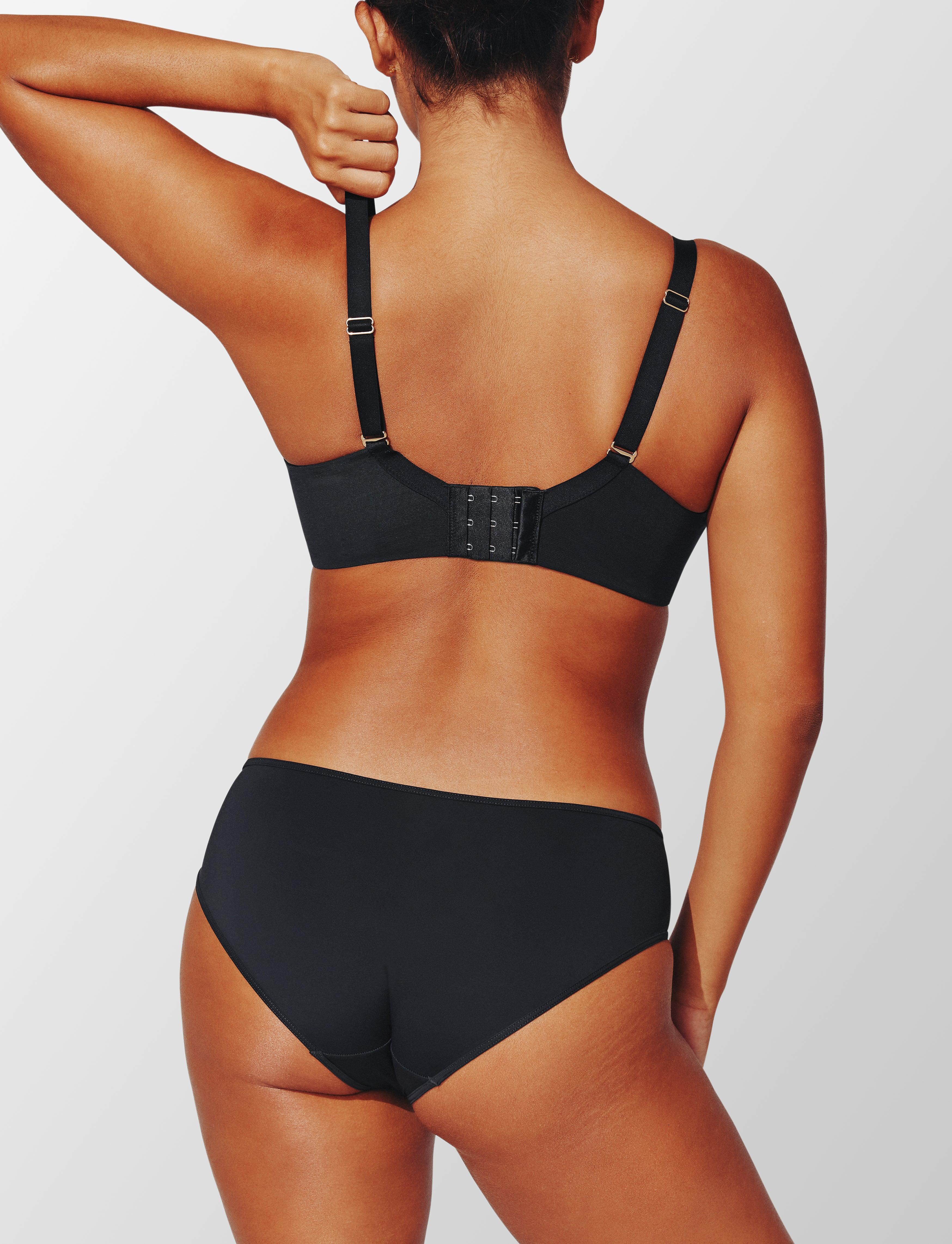 24/7® Classic Wireless Crossover Minimizer Bra Product Image