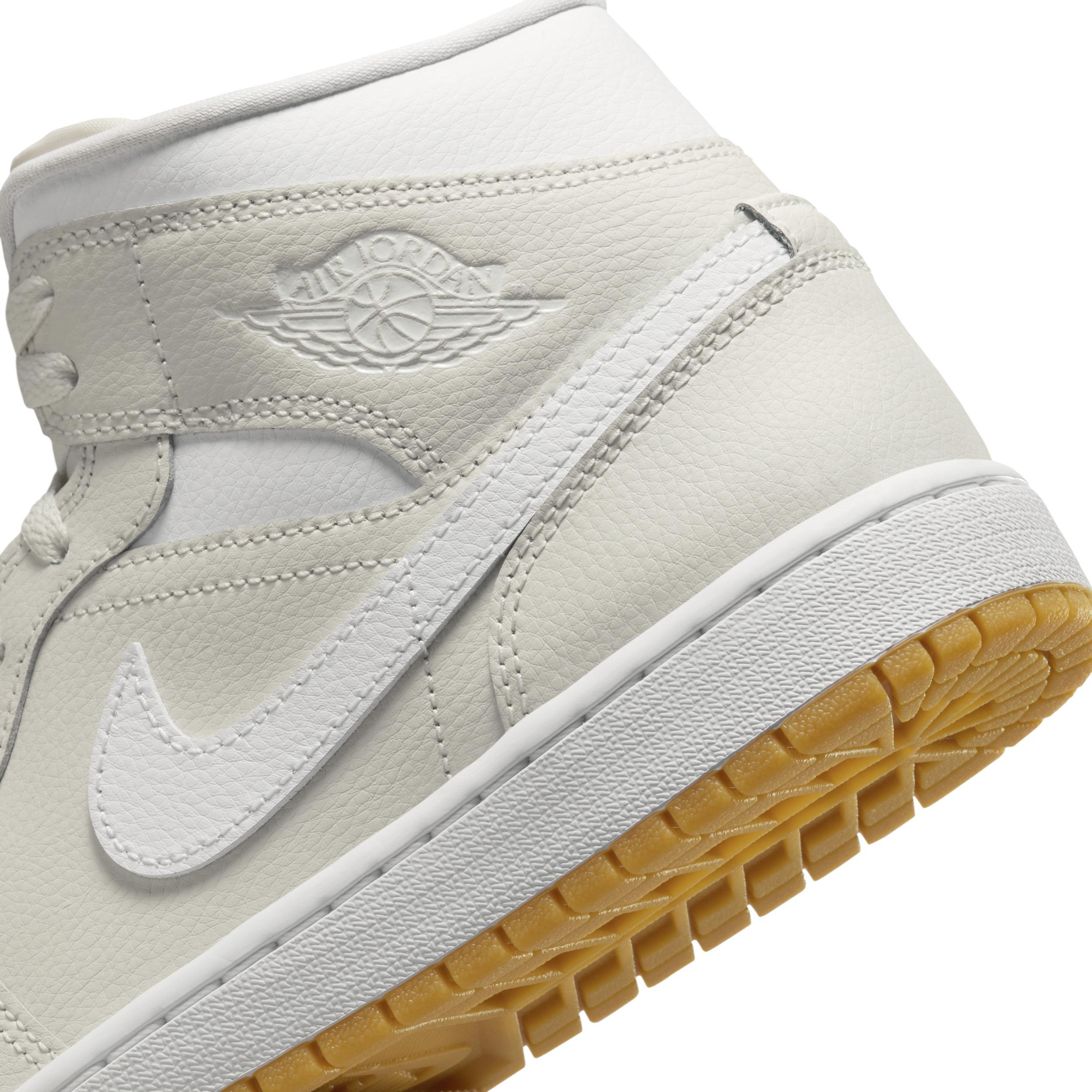 Air Jordan 1 Mid Women's Shoes Product Image