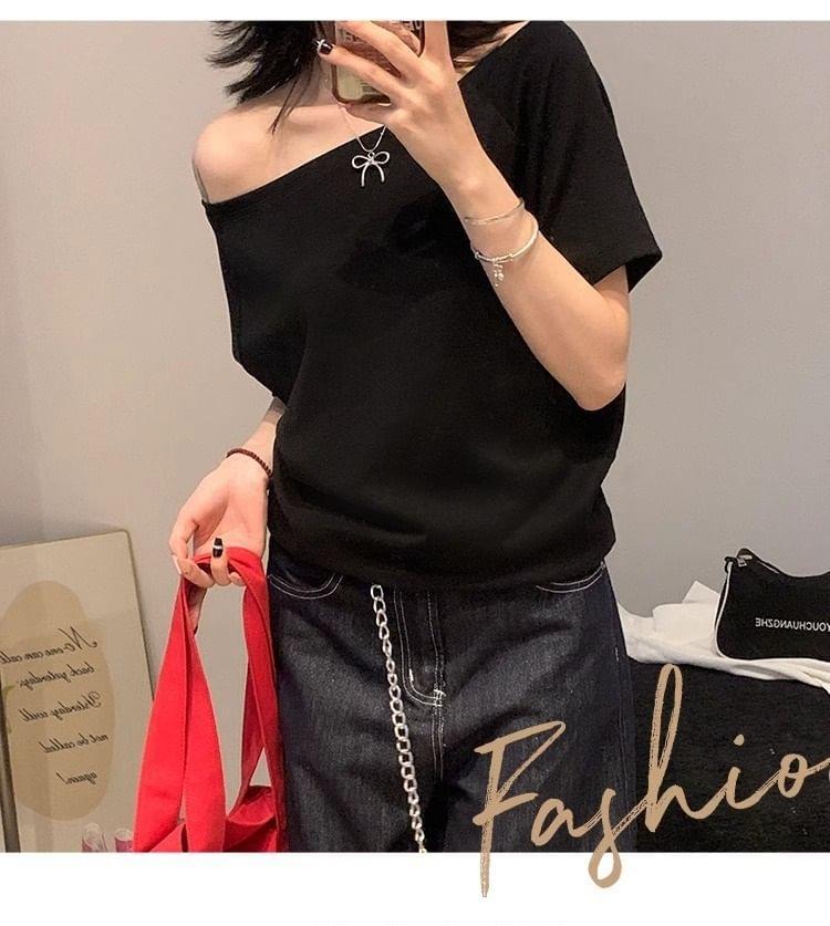 Short-Sleeve Off Shoulder Plain Top Product Image