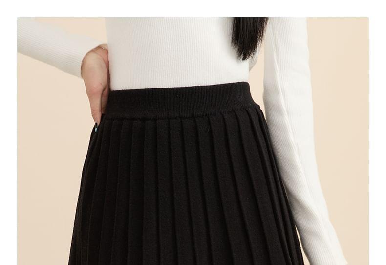 High Rise Plain Mini Pleated Knitted Skirt Product Image