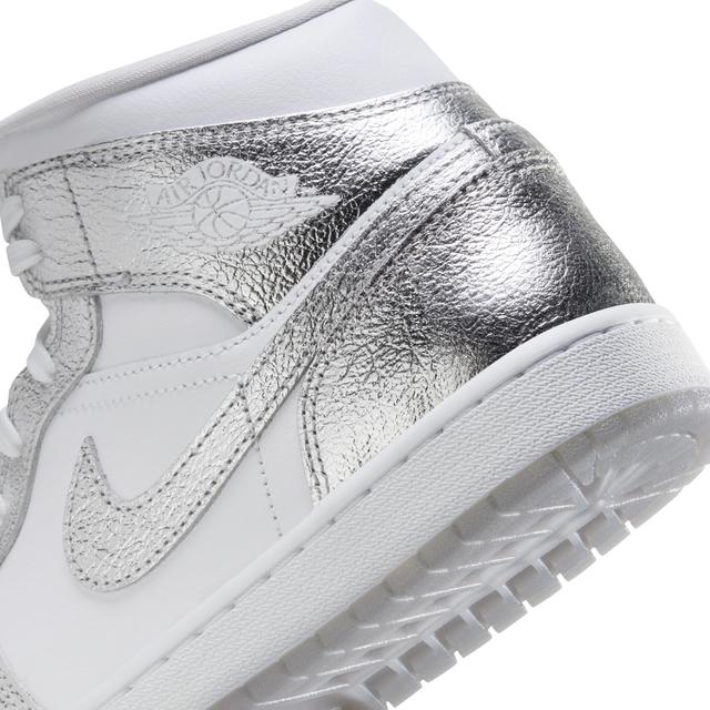 Women's Air Jordan 1 Mid SE Shoes Product Image