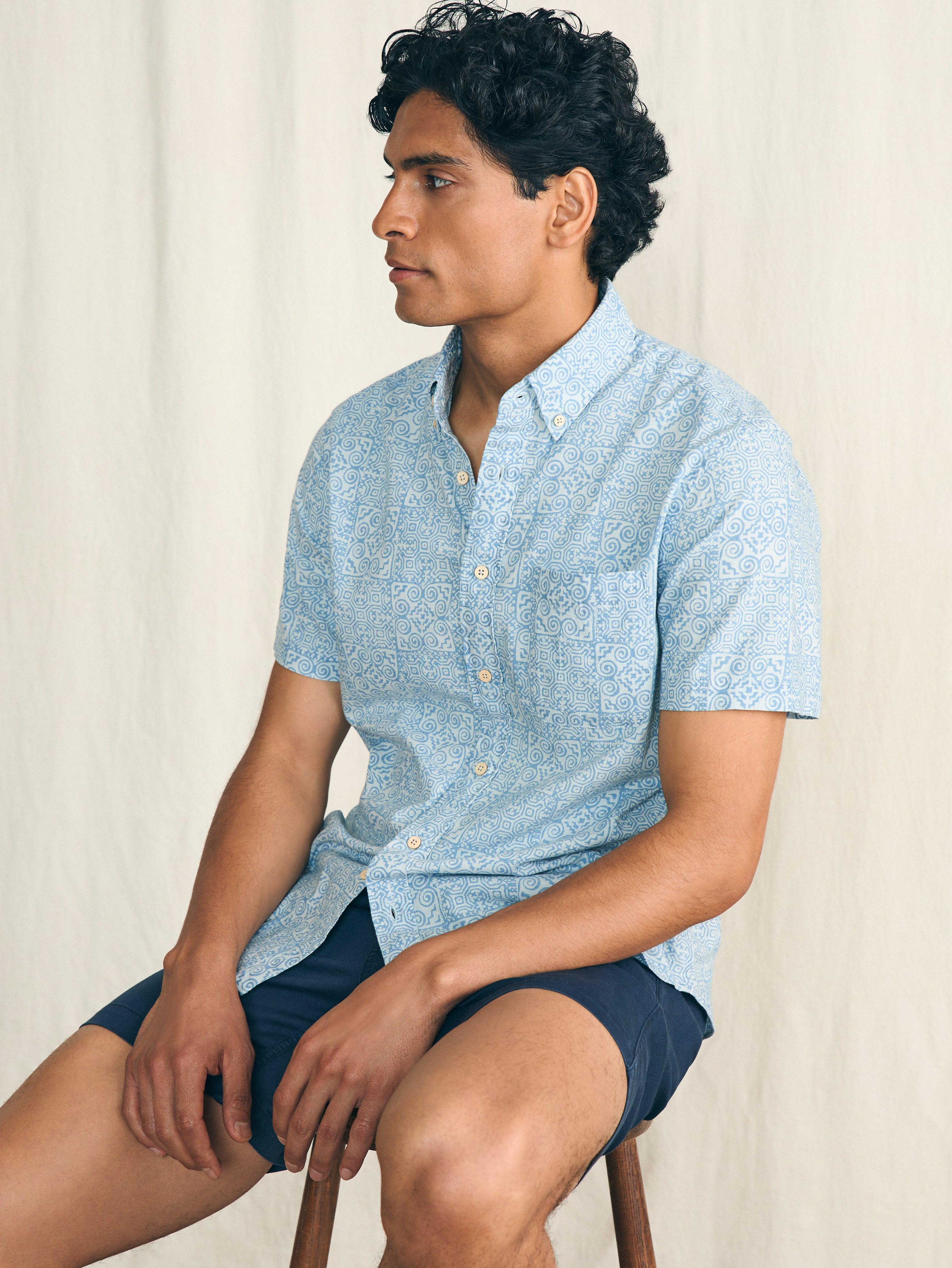 Short-Sleeve Stretch Playa Shirt (Tall) - South Pacific Geo Male Product Image