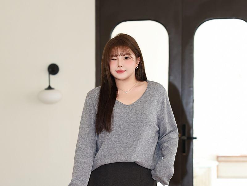 Plus Size V-Neck Plain Sweater Product Image