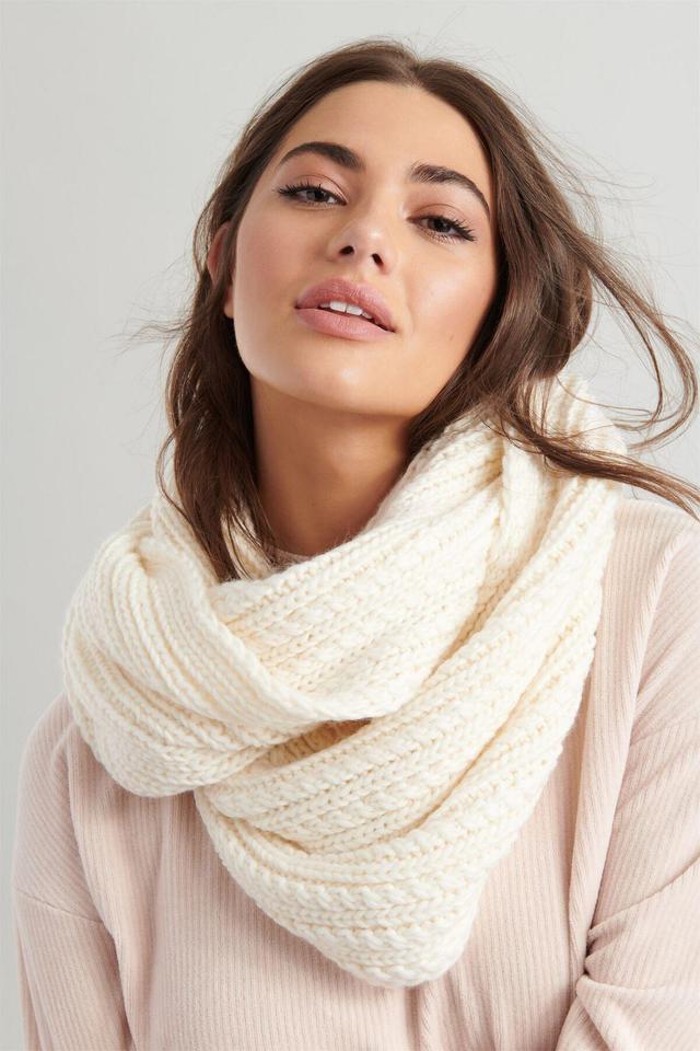 Cable Knit Eternity Scarf Product Image